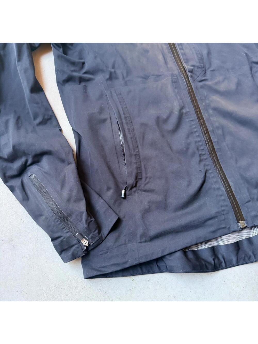 Nau Mens Technical Hooded Shell Jacket Black Full Zip Forearm Pockets Size M - Picture 4 of 8